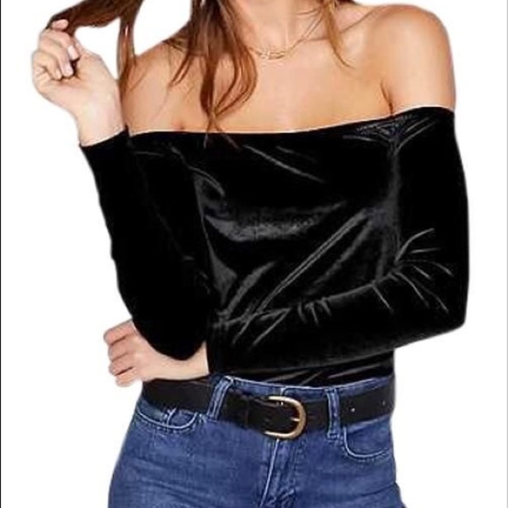 2016 Urban outfitters off the shoulder velvet top